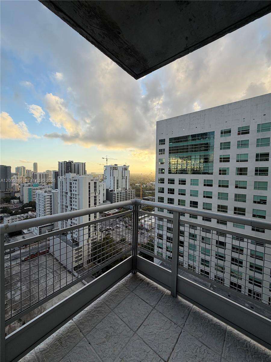 Neo Vertika at 690 1 Ct, Miami, FL 33130 - For Rent photo 27
