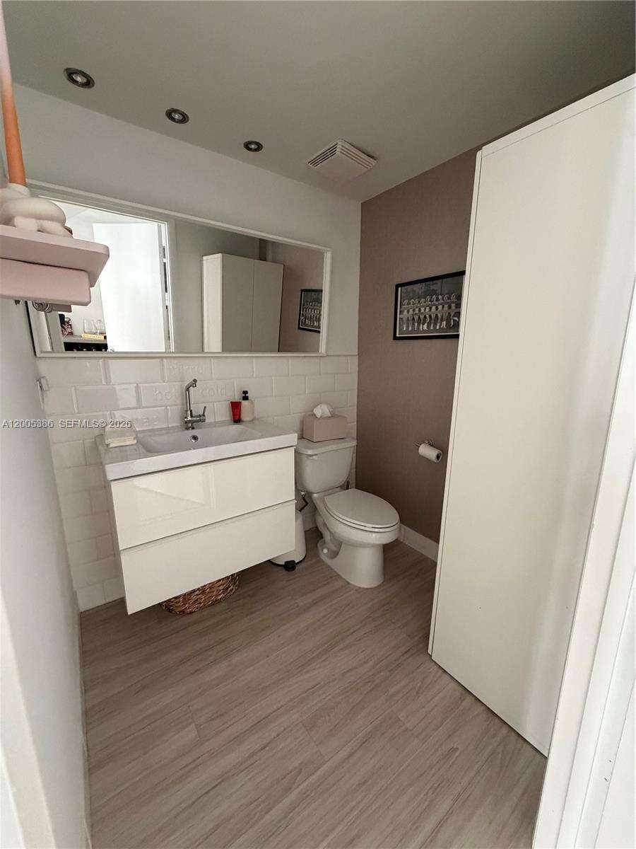 Neo Vertika at 690 1 Ct, Miami, FL 33130 - For Rent photo 10