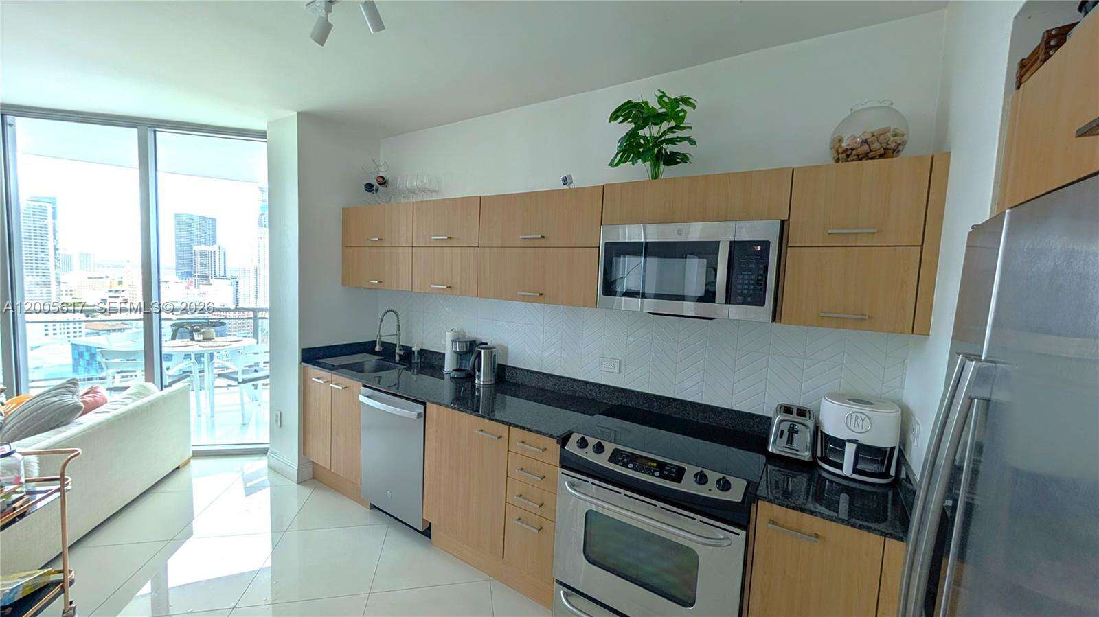 Wind By Neo at 350 Miami Ave, Miami, FL 33130 - For Rent photo 4