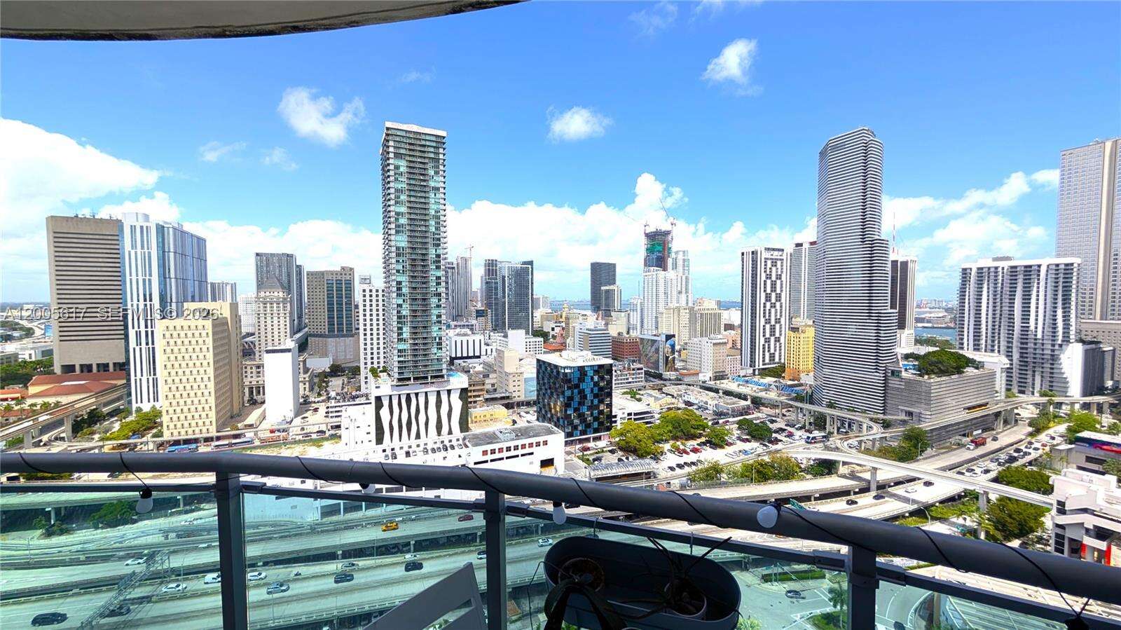 Wind By Neo at 350 Miami Ave, Miami, FL 33130 - For Rent photo 5