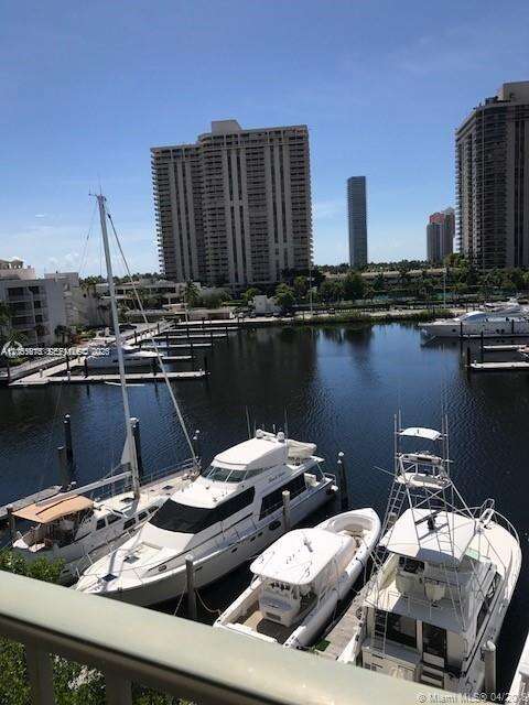 The Yacht Club At Aventura at 19901 Country Club Dr, Aventura, FL 33180 - For Rent photo 4