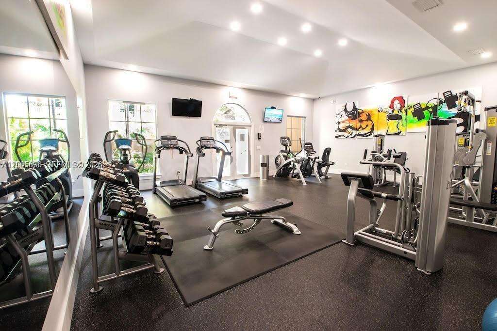 The Yacht Club At Aventura at 19901 Country Club Dr, Aventura, FL 33180 - For Rent photo 32
