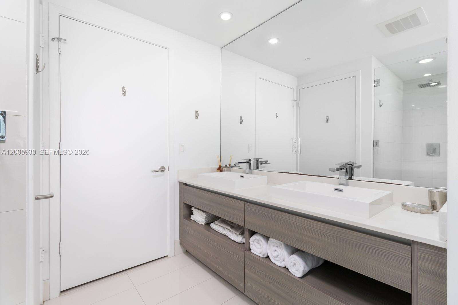 Icon Bay at 460 28 St, Miami, FL 33137 - For Rent photo 17