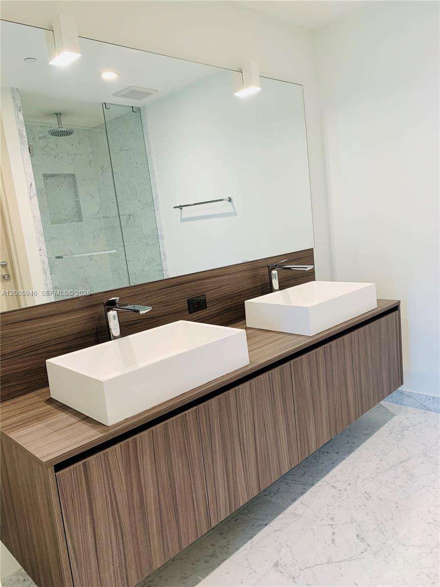 Brickell Flatiron at 1000 Brickell Plz, Miami, FL 33131 - For Rent photo 18