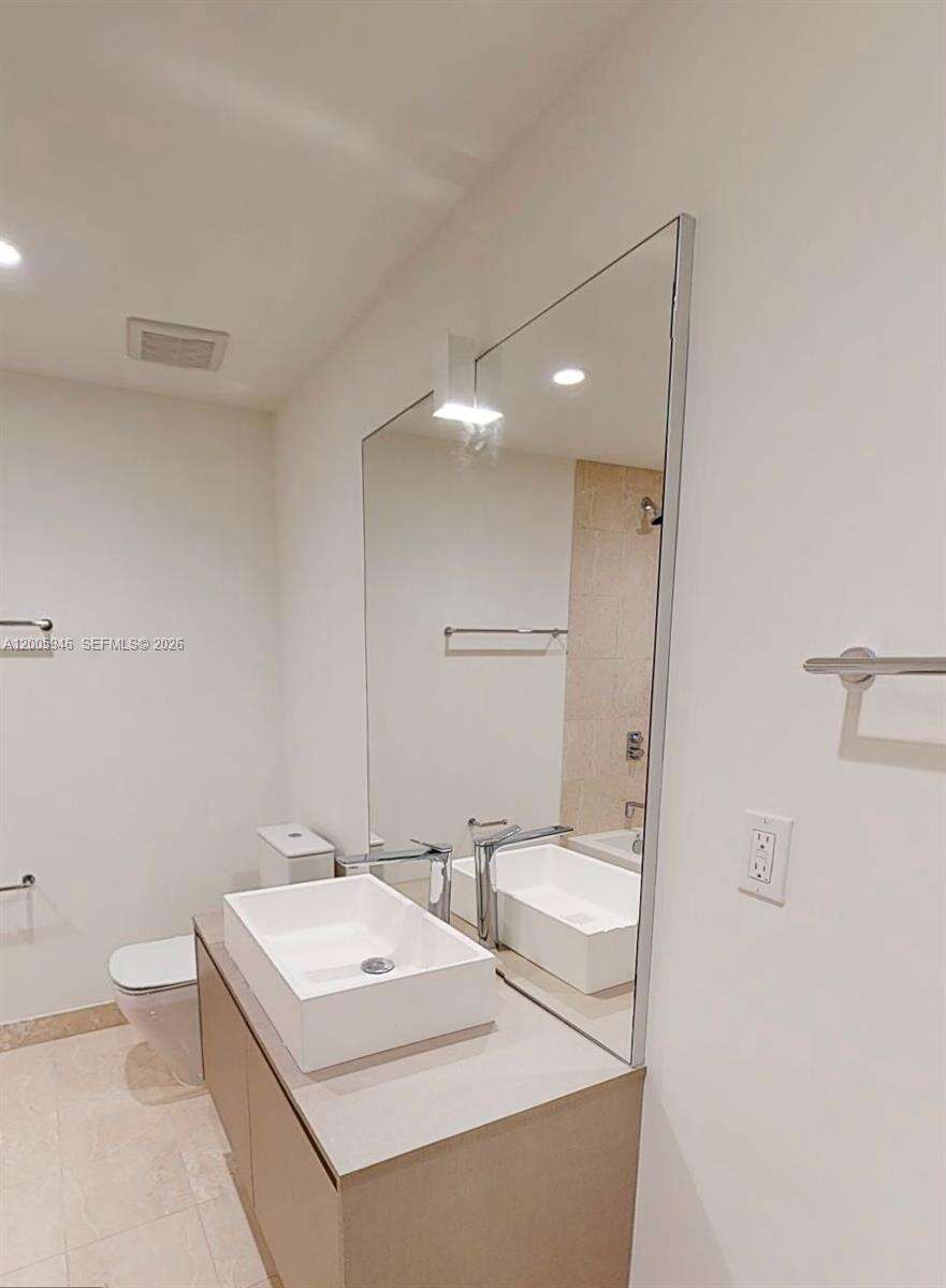 Brickell Flatiron at 1000 Brickell Plz, Miami, FL 33131 - For Rent photo 28