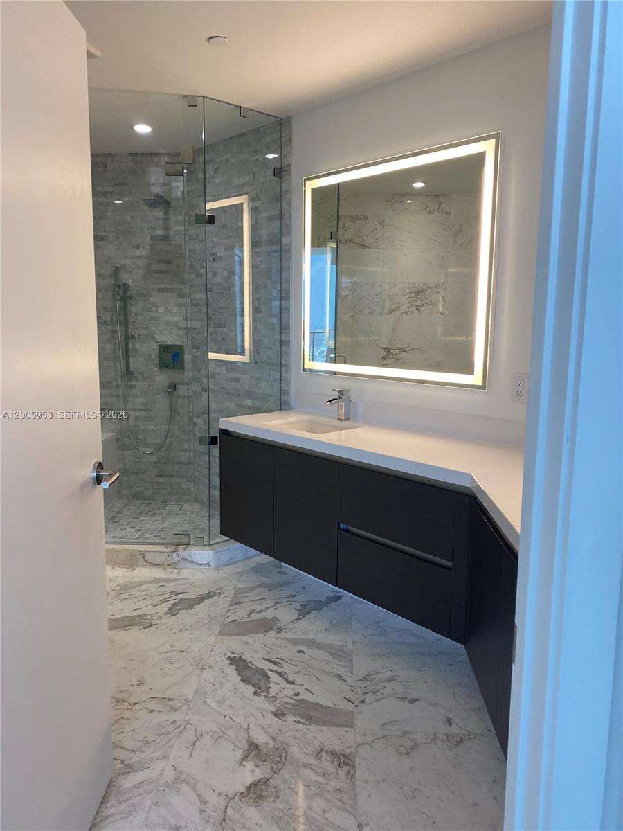 Paramount Miami Worldcenter at 851 1 Ave, Miami, FL 33132 - For Rent photo 2