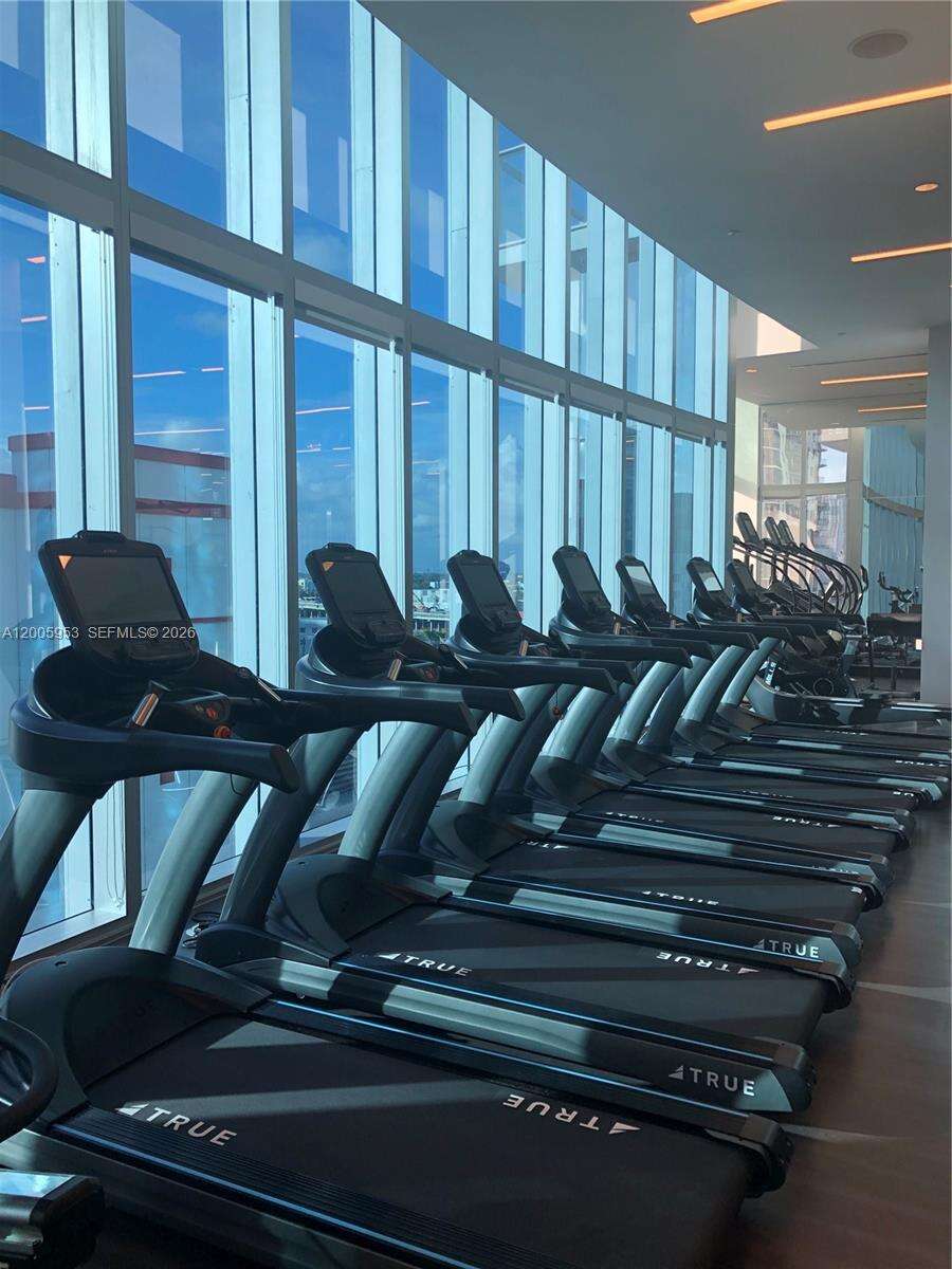 Paramount Miami Worldcenter at 851 1 Ave, Miami, FL 33132 - For Rent photo 16