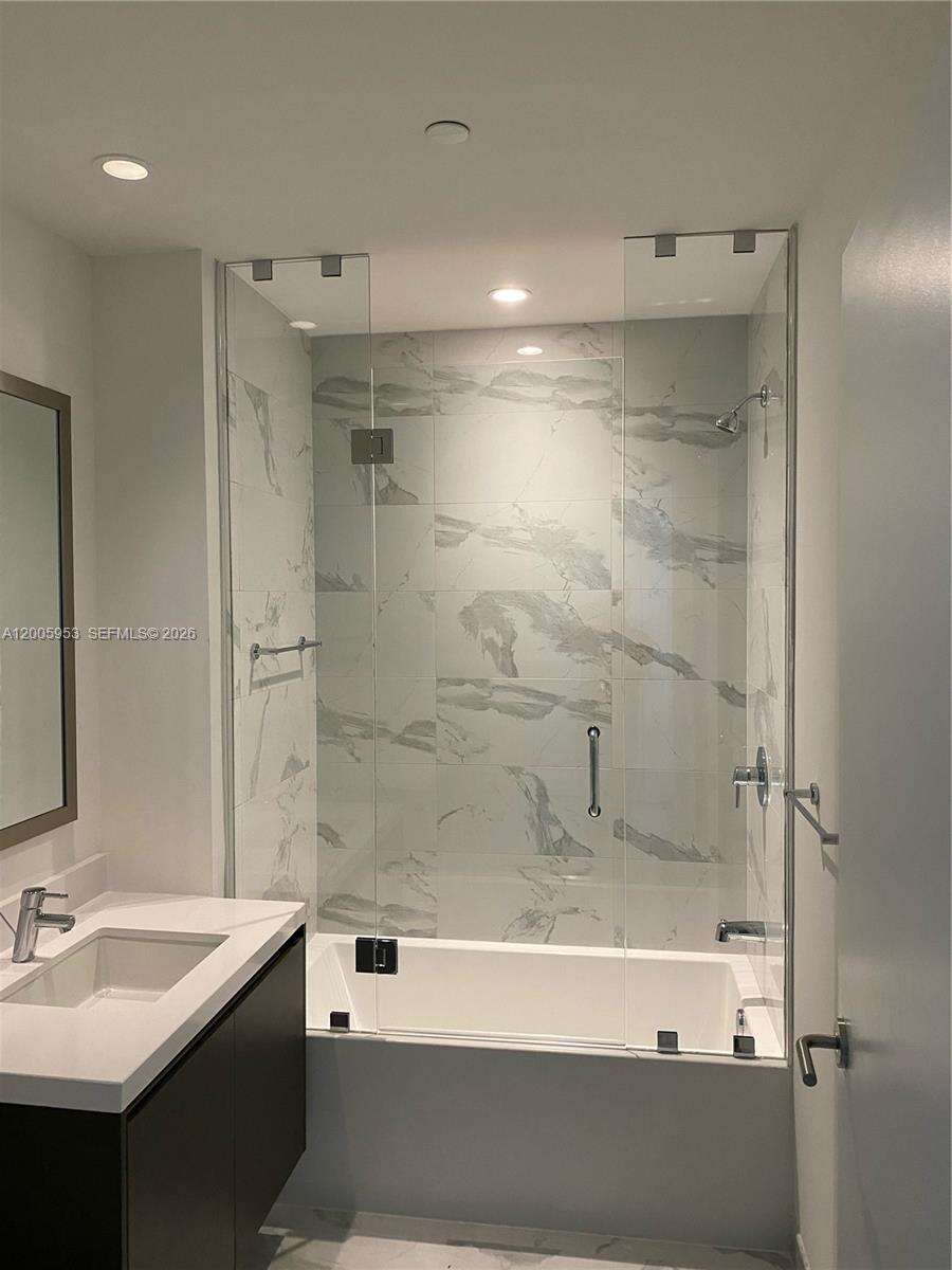 Paramount Miami Worldcenter at 851 1 Ave, Miami, FL 33132 - For Rent photo 7