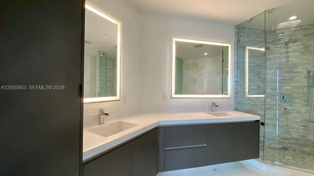 Paramount Miami Worldcenter at 851 1 Ave, Miami, FL 33132 - For Rent photo 10