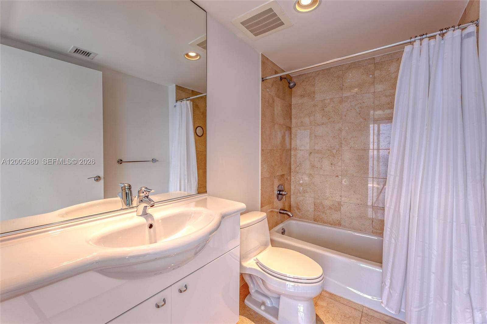 The Beach Club Two at 1830 Ocean Dr, Hallandale Beach, FL 33009 - For Rent photo 22