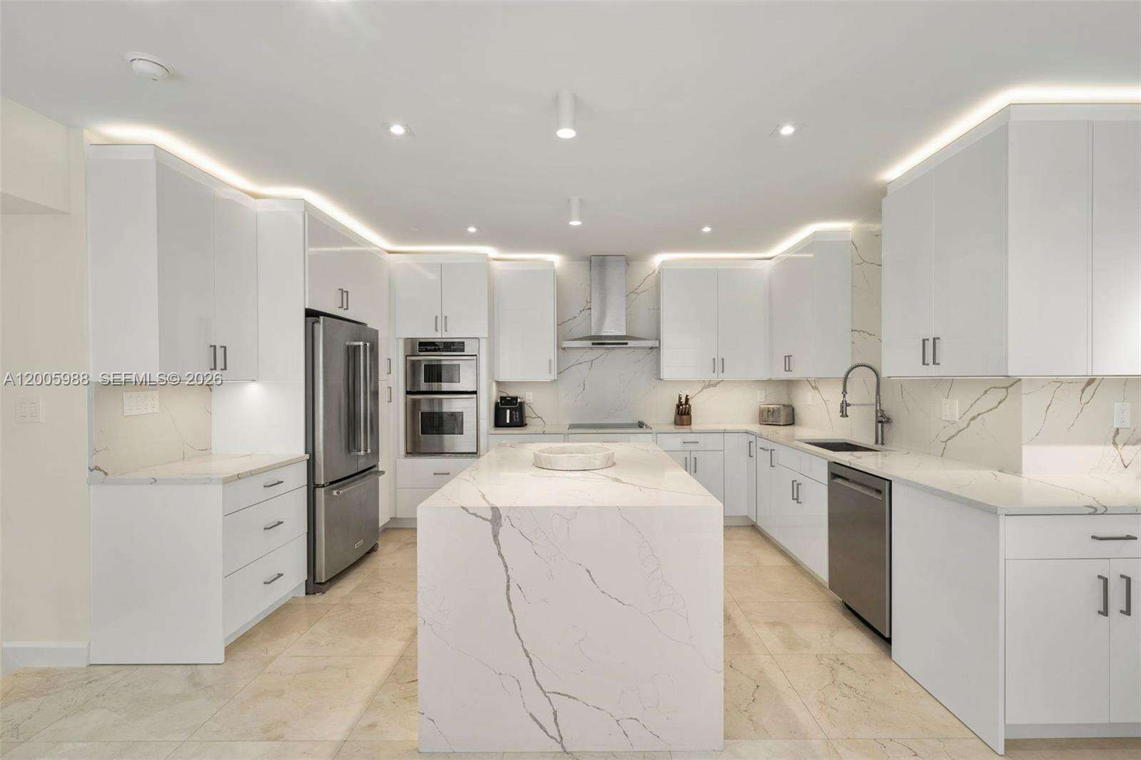 The Beach Club Two at 1830 Ocean Dr, Hallandale Beach, FL 33009 - For Rent photo 2