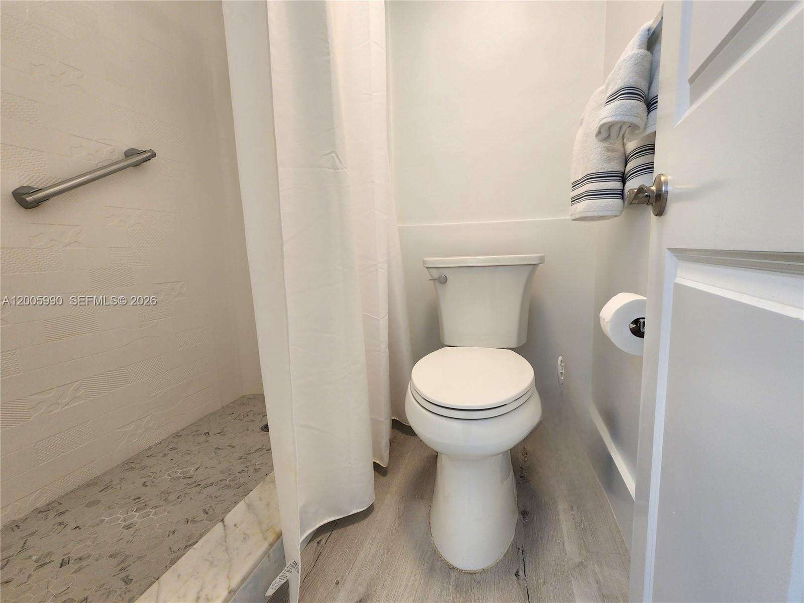 Alexander Towers at 3505 Ocean Dr, Hollywood, FL 33019 - For Rent photo 17
