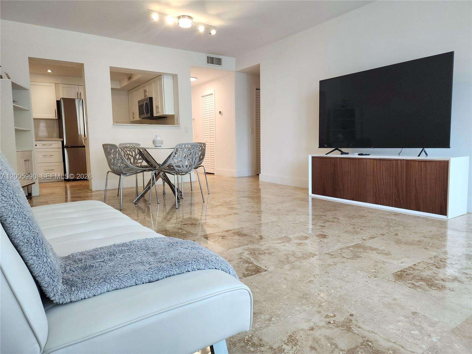 Alexander Towers at 3505 Ocean Dr, Hollywood, FL 33019 - For Rent photo 6