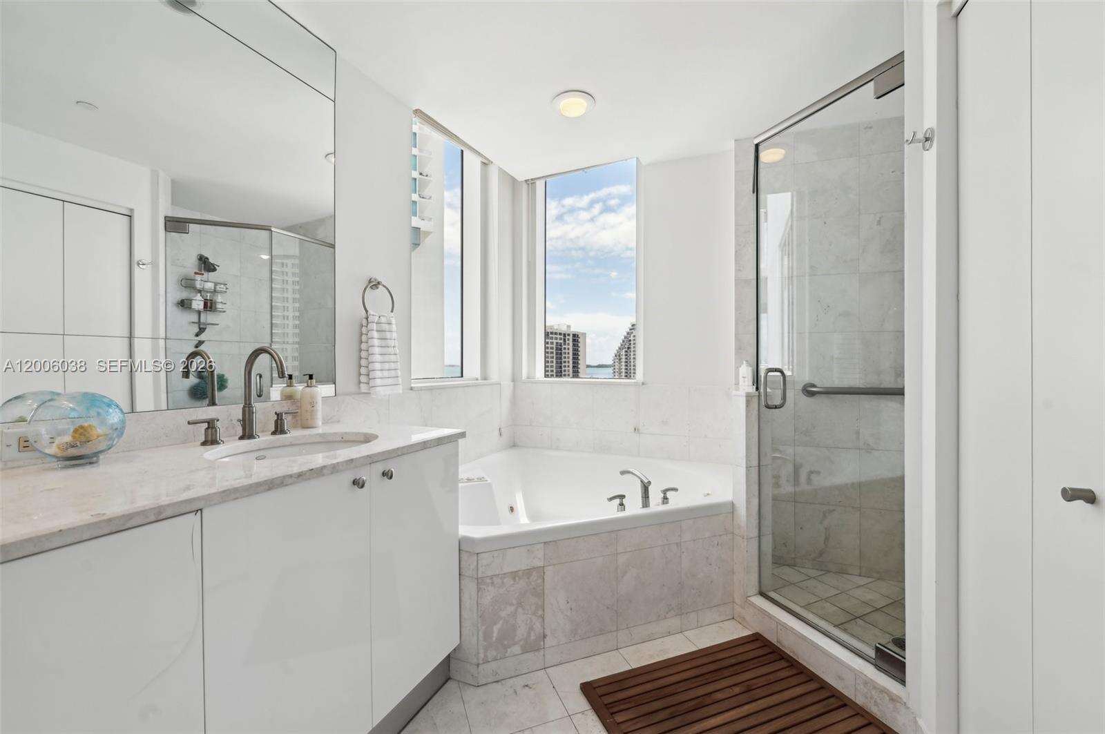 Carbonell at 901 Brickell Key Blvd, Miami, FL 33131 - For Rent photo 14