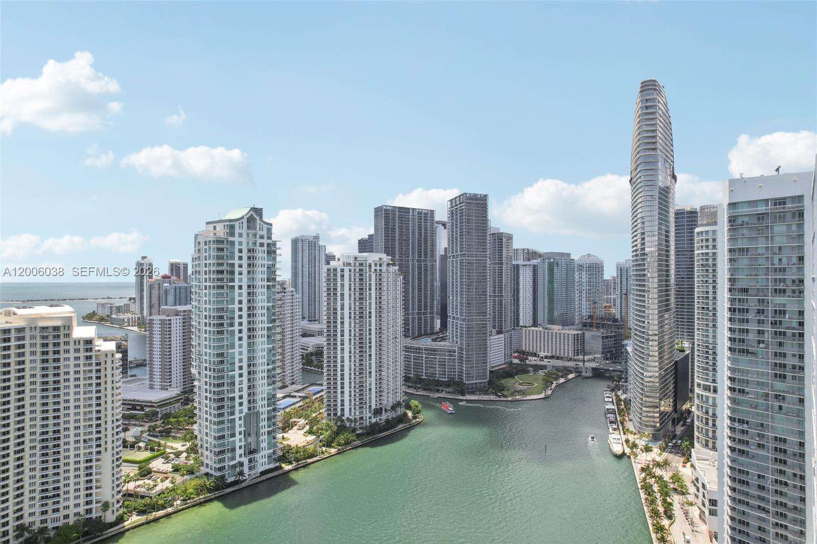 Carbonell at 901 Brickell Key Blvd, Miami, FL 33131 - For Rent photo 22