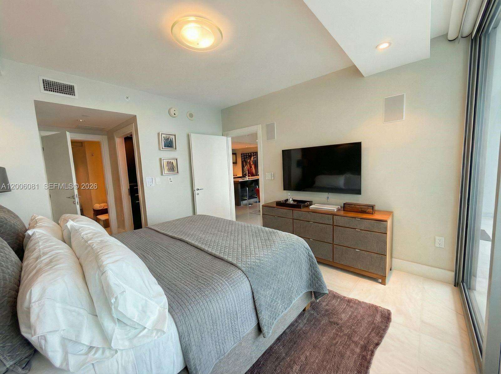 Epic Residences at 200 Biscayne Blvd Way, Miami, FL 33131 - For Rent photo 14