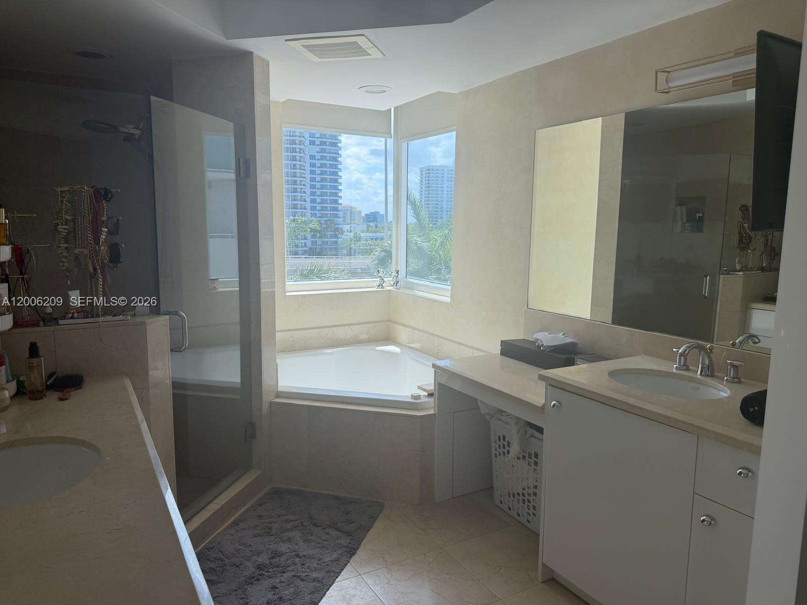 The Parc at 19400 Turnberry Way, Aventura, FL 33180 - For Rent photo 4