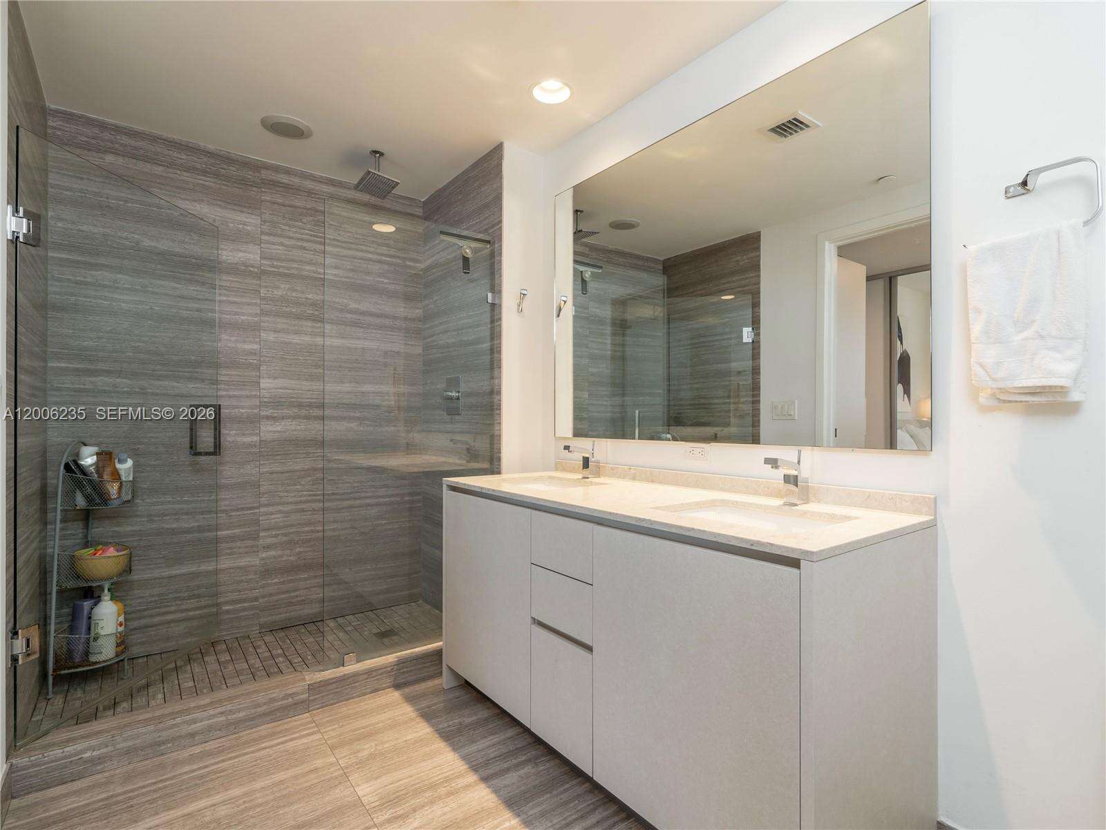 1010 Brickell at 1010 Brickell Ave, Miami, FL 33131 - For Rent photo 11