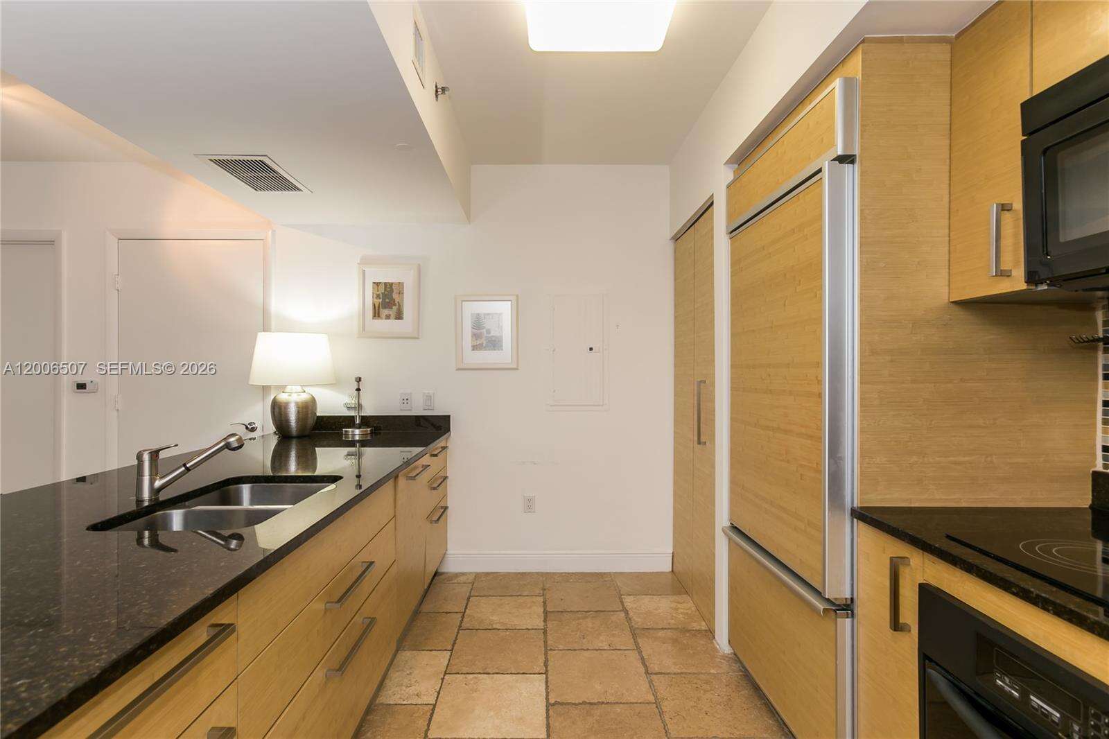 The Beach Club Two at 1830 Ocean Dr, Hallandale Beach, FL 33009 - For Rent photo 5