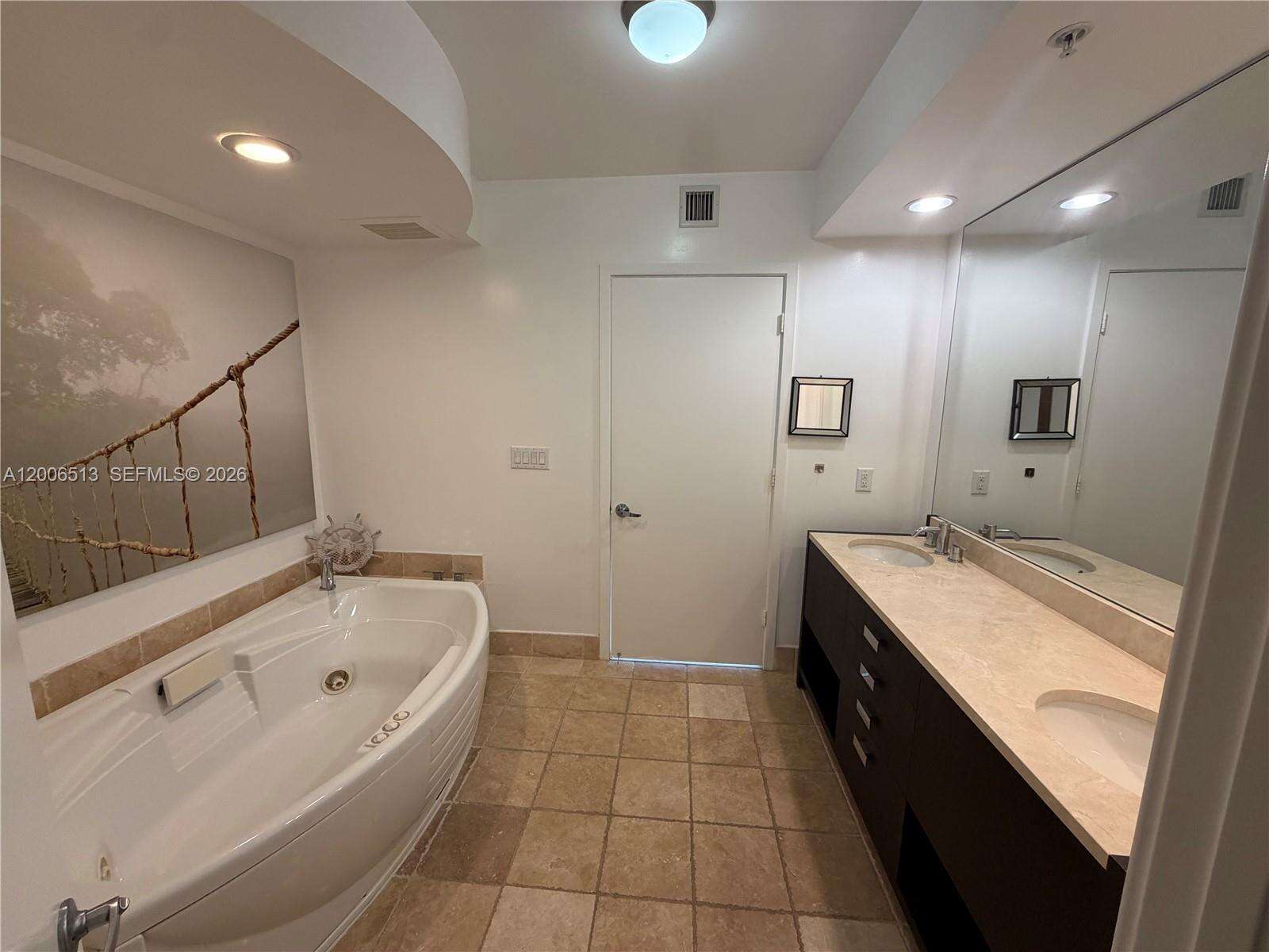 Trump Royale at 18201 Collins Ave, Sunny Isles Beach, FL 33160 - For Rent photo 19