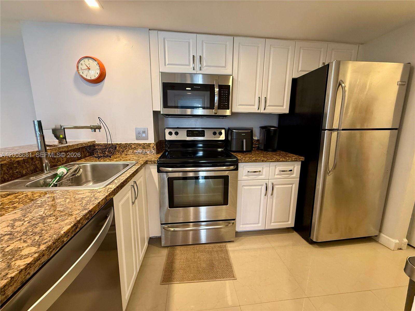 Isola at 770 Claughton Island Dr, Miami, FL 33131 - For Rent photo 10