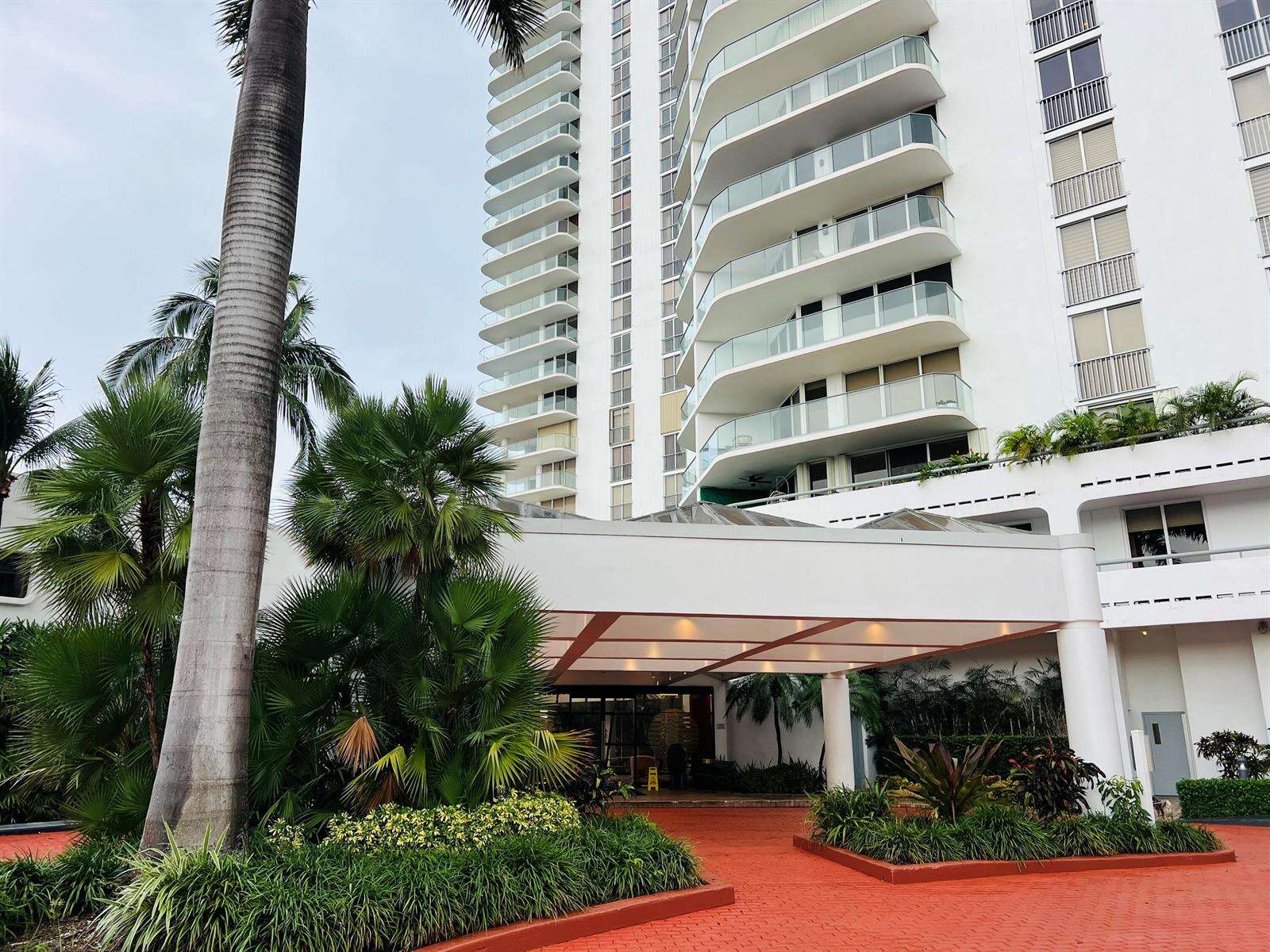 Turnberry Isle at 19707 Turnberry, Aventura, FL 33180 - For Rent photo 2