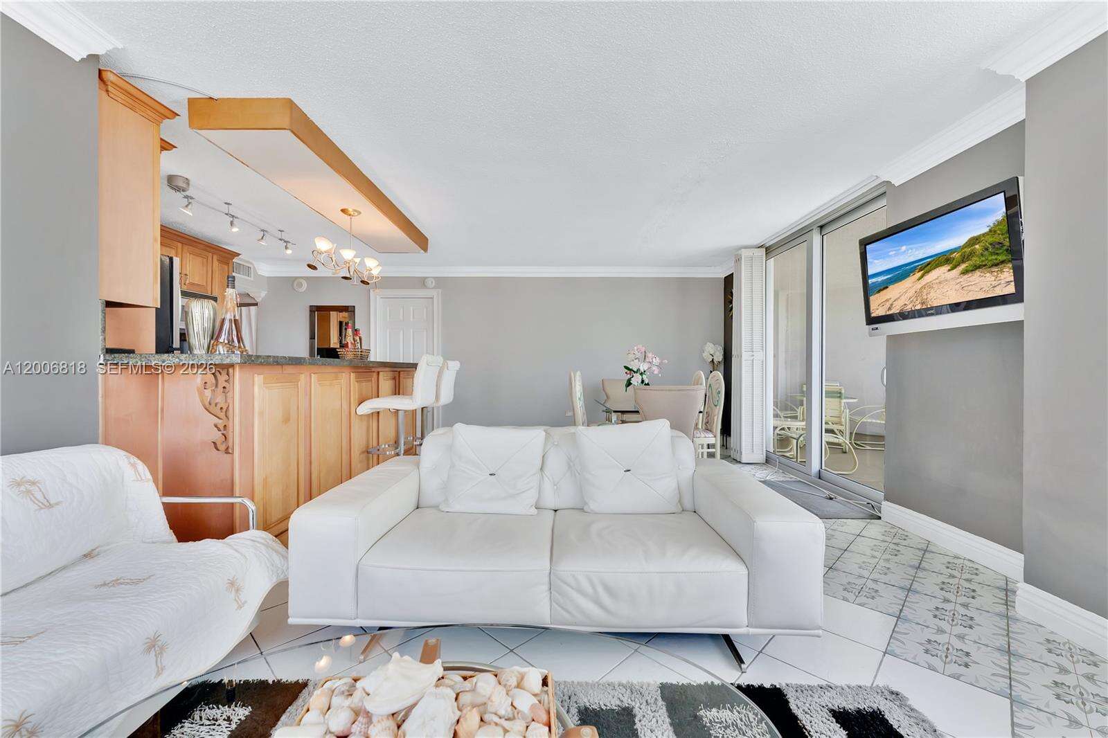 Oceanside Plaza at 5555 Collins Ave, Miami Beach, FL 33140 - For Rent photo 3