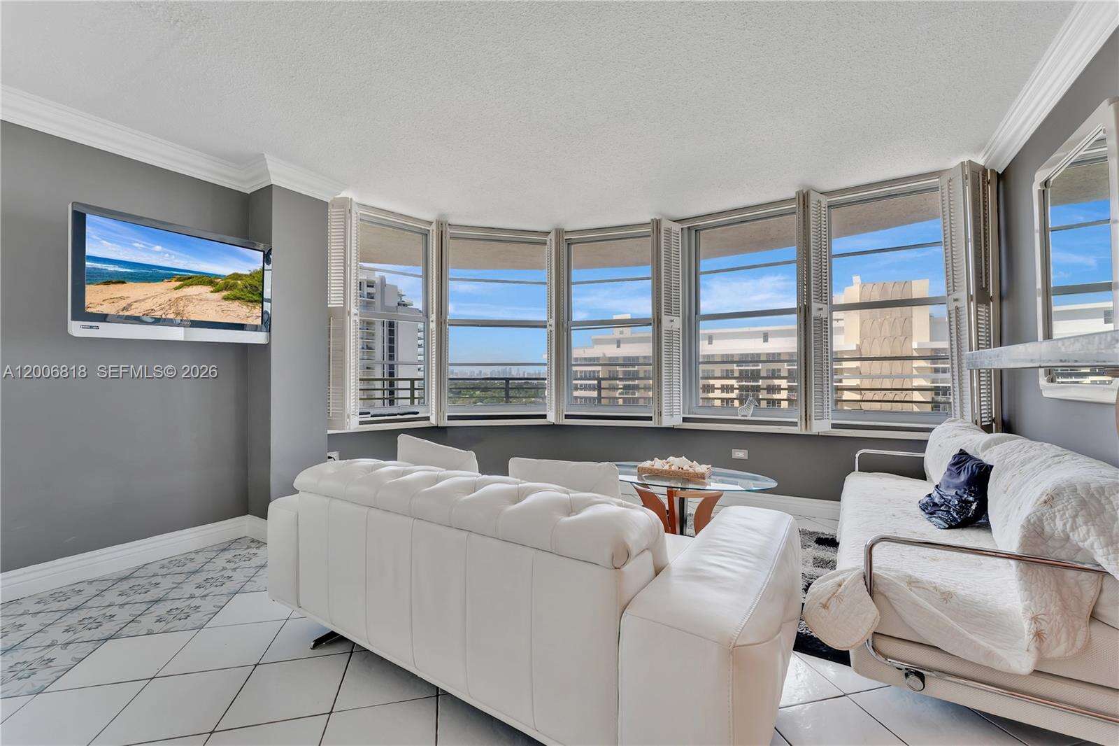 Oceanside Plaza at 5555 Collins Ave, Miami Beach, FL 33140 - For Rent photo 6
