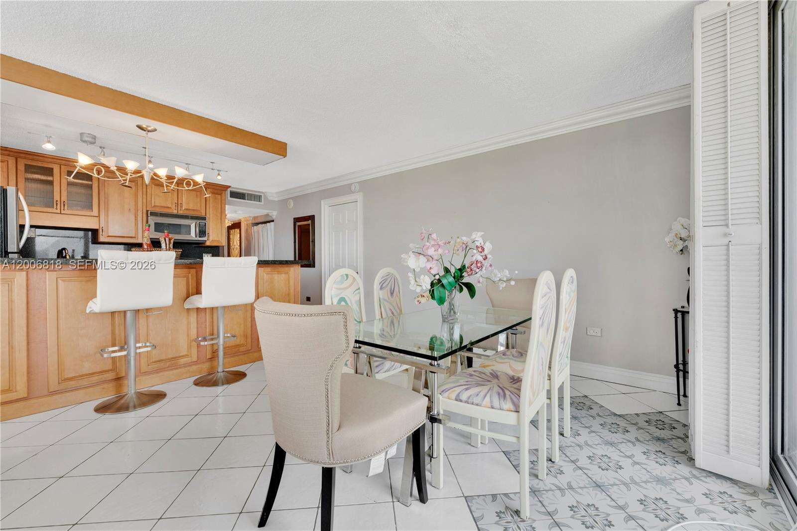 Oceanside Plaza at 5555 Collins Ave, Miami Beach, FL 33140 - For Rent photo 9