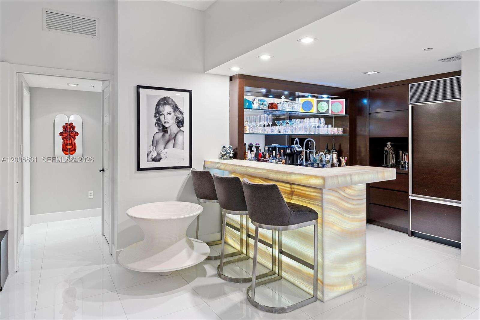Central Carillon at 6801 Collins Ave, Miami Beach, FL 33141 - For Rent photo 26
