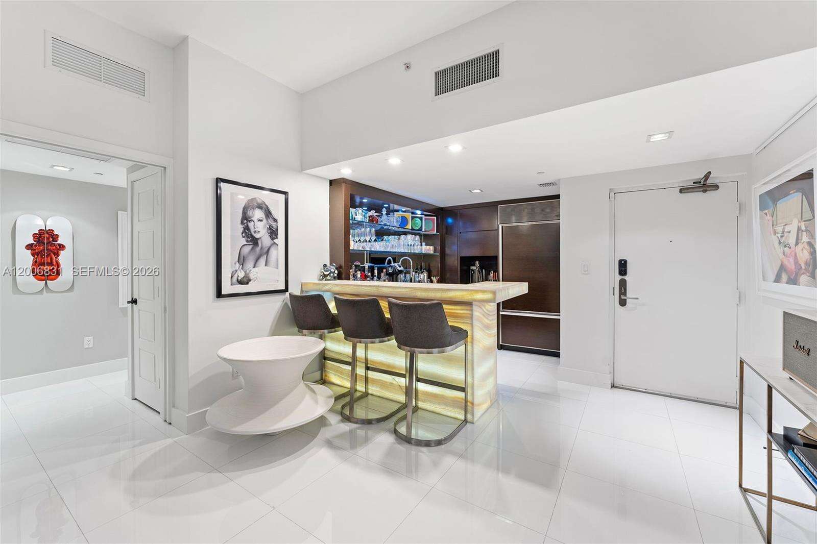 Central Carillon at 6801 Collins Ave, Miami Beach, FL 33141 - For Rent photo 28