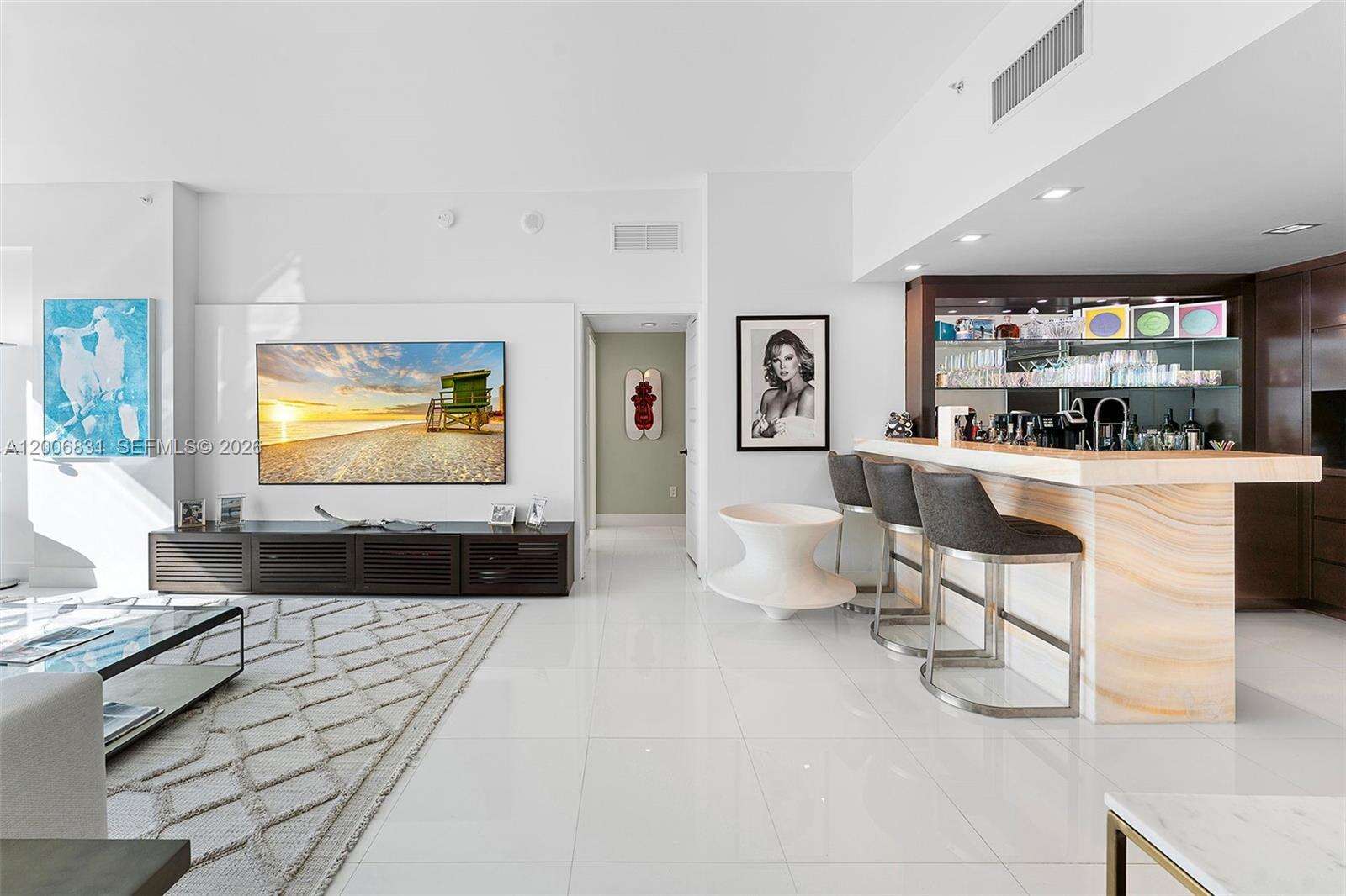Central Carillon at 6801 Collins Ave, Miami Beach, FL 33141 - For Rent photo 30