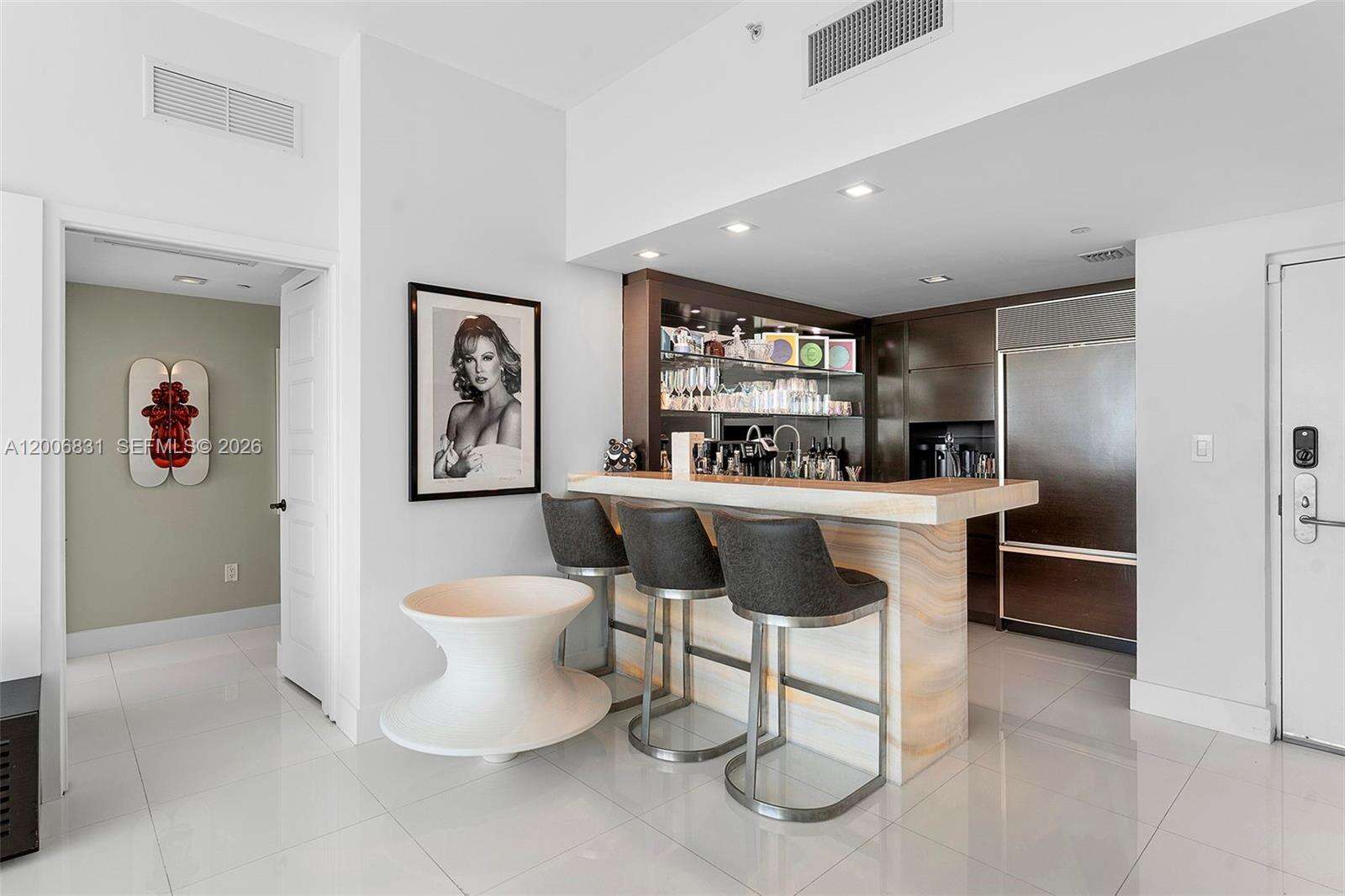 Central Carillon at 6801 Collins Ave, Miami Beach, FL 33141 - For Rent photo 31