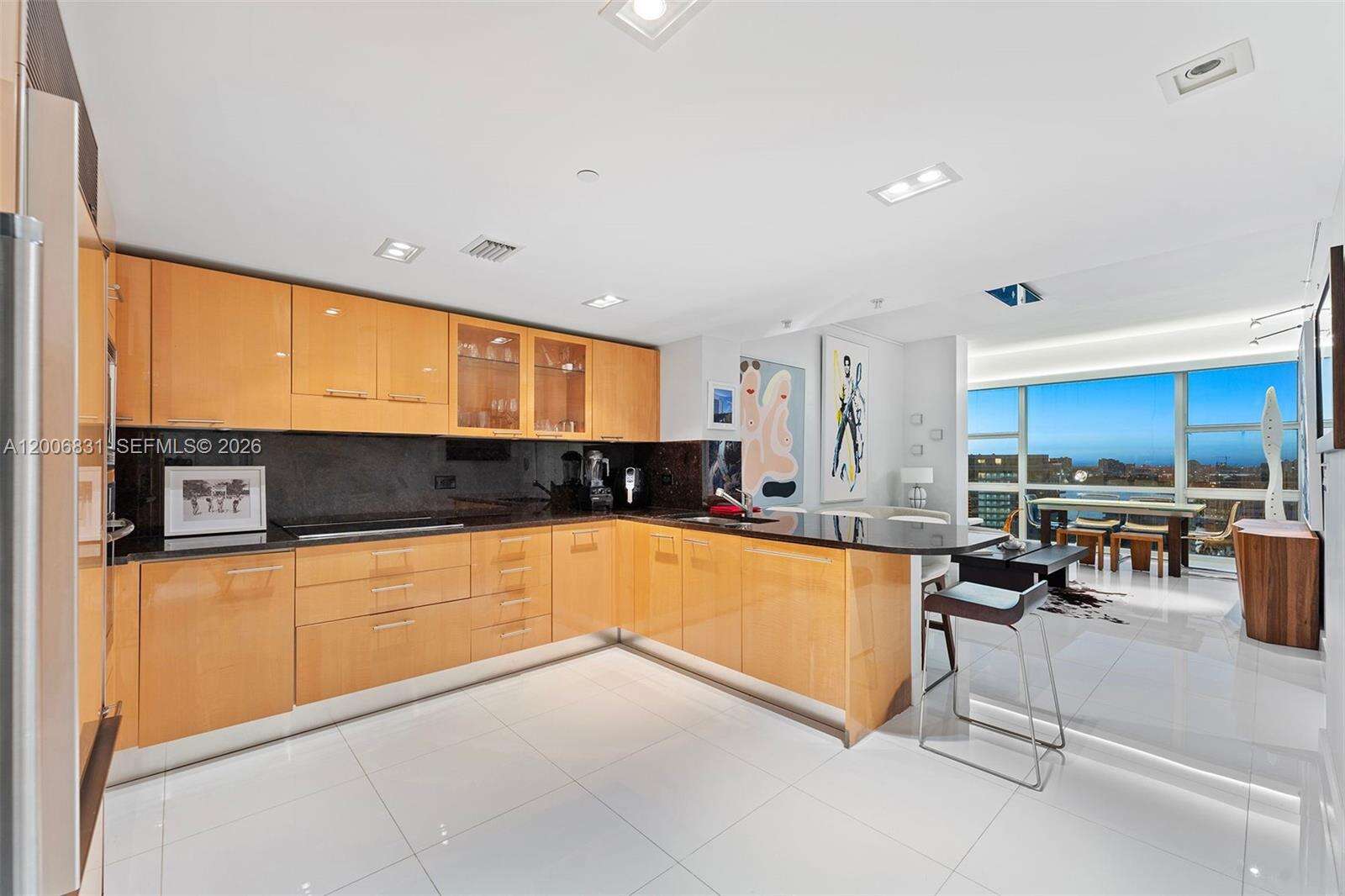 Central Carillon at 6801 Collins Ave, Miami Beach, FL 33141 - For Rent photo 33