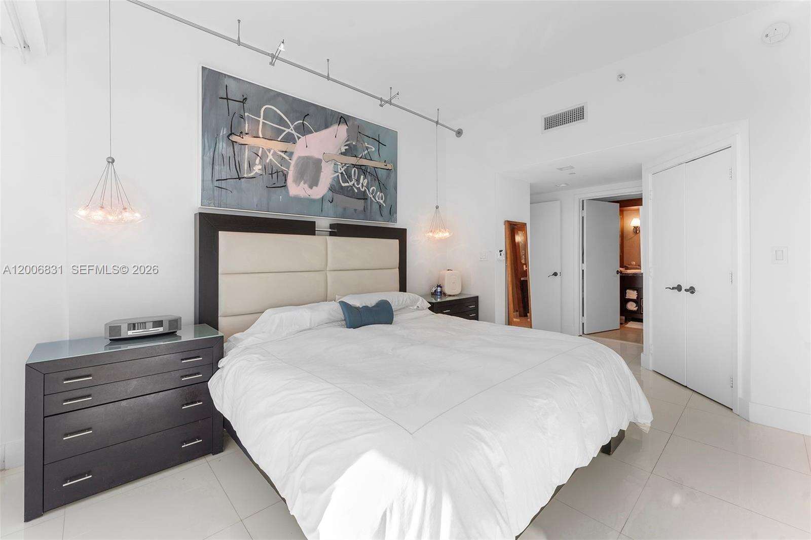 Central Carillon at 6801 Collins Ave, Miami Beach, FL 33141 - For Rent photo 36