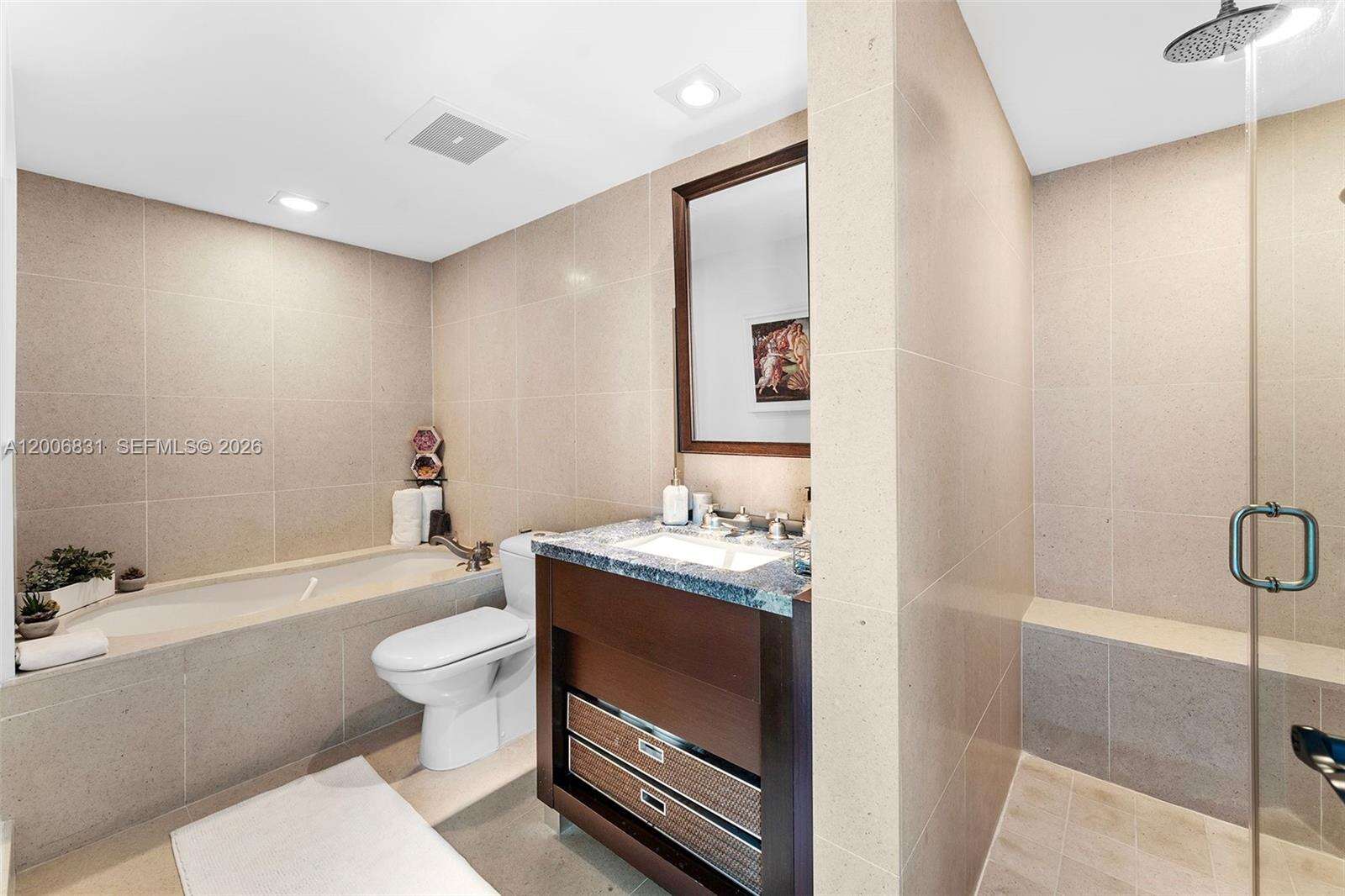 Central Carillon at 6801 Collins Ave, Miami Beach, FL 33141 - For Rent photo 41