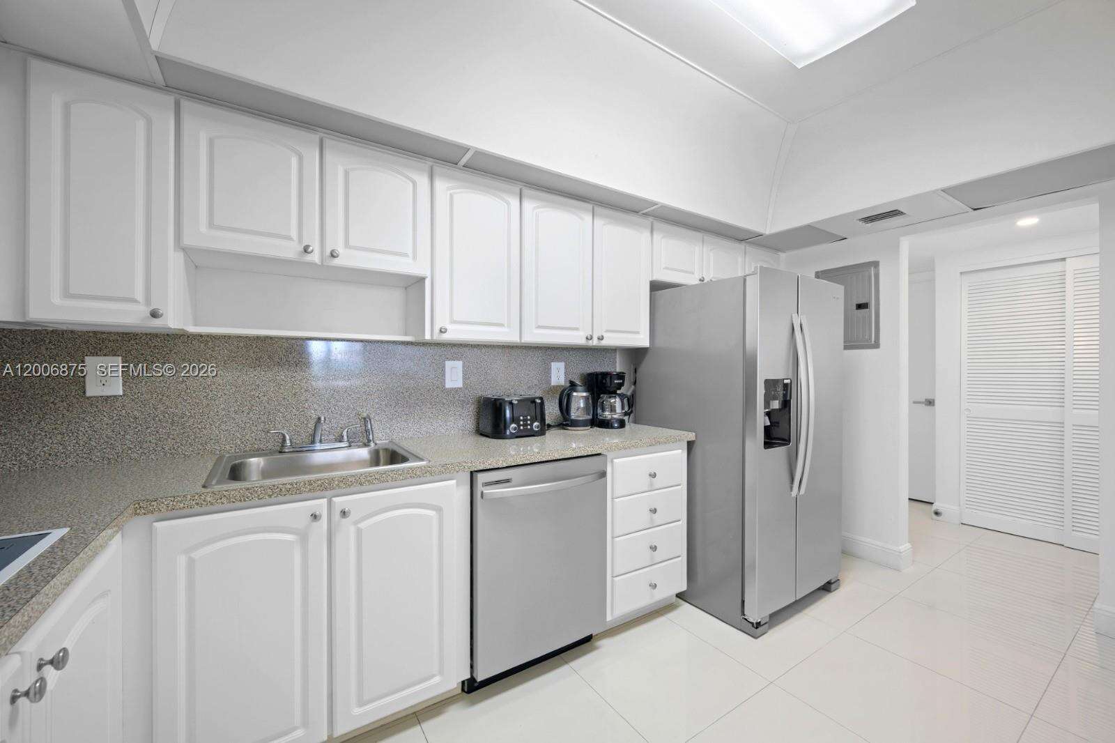 Ocean Reserve at 19370 Collins Ave, Sunny Isles Beach, FL 33160 - For Rent photo 11