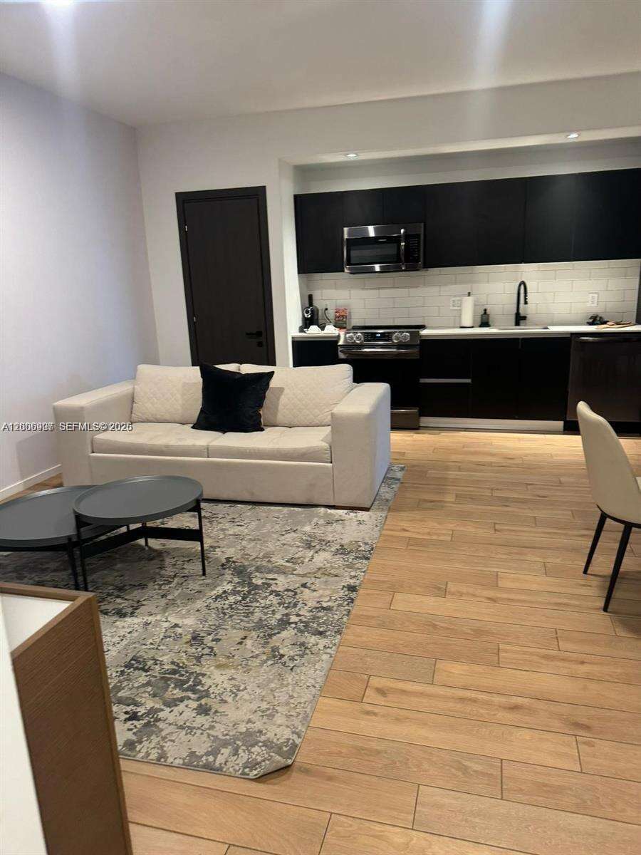 The Elser at 398 5 St, Miami, FL 33132 - For Rent photo 5