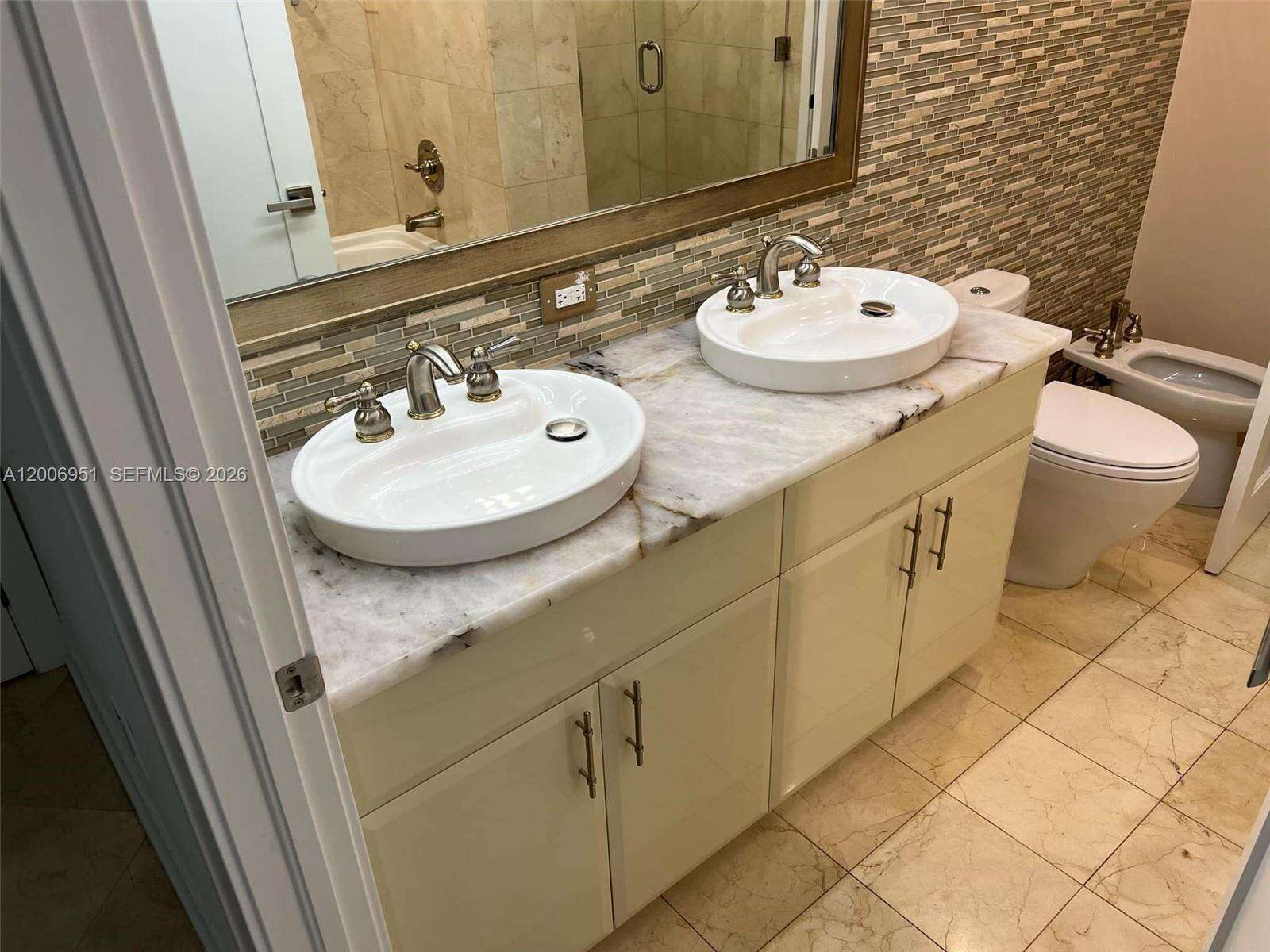 Akoya at 6365 Collins Ave, Miami Beach, FL 33141 - For Rent photo 11