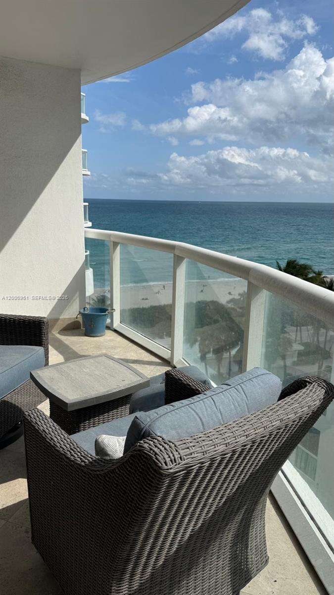 Akoya at 6365 Collins Ave, Miami Beach, FL 33141 - For Rent photo 13