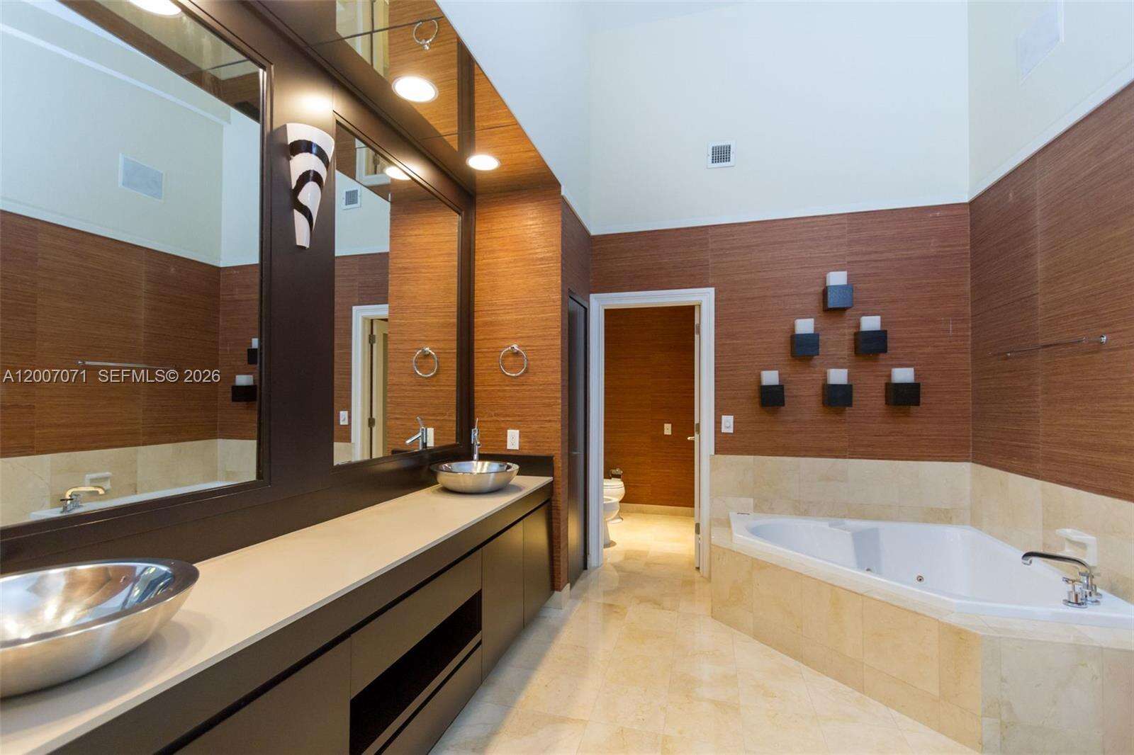One Tequesta Point at 888 Brickell Key Dr, Miami, FL 33131 - For Rent photo 38