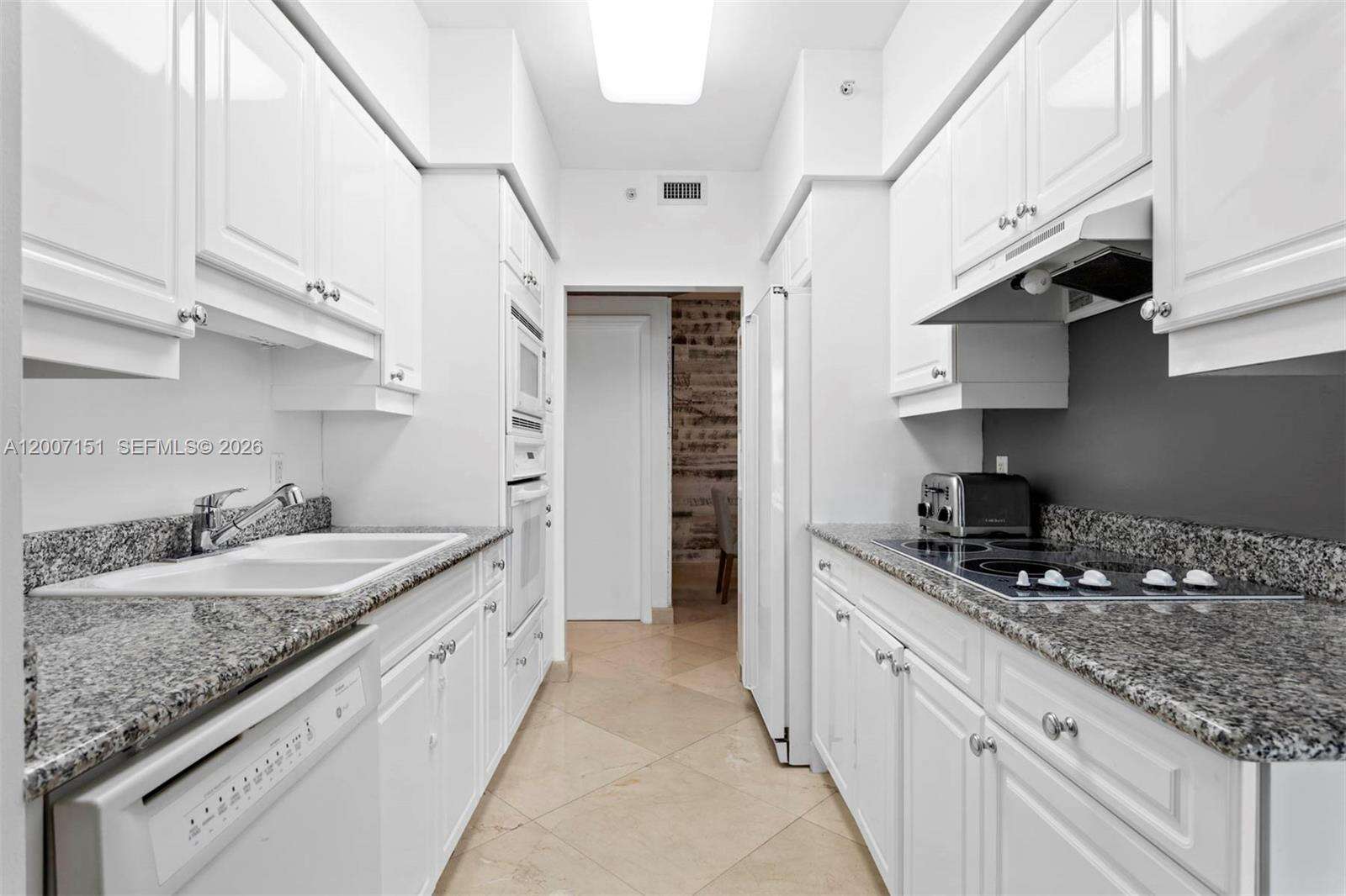 Blue Diamond at 4779 Collins Ave, Miami Beach, FL 33140 - For Rent photo 8
