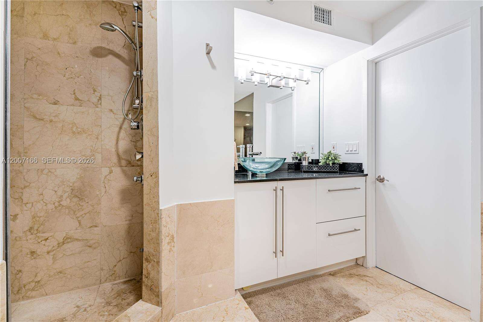 Decoplage at 100 Lincoln Rd, Miami Beach, FL 33139 - For Rent photo 17