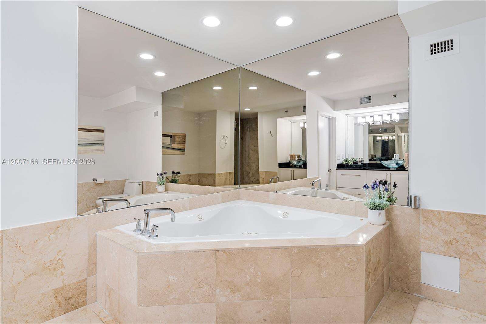Decoplage at 100 Lincoln Rd, Miami Beach, FL 33139 - For Rent photo 18