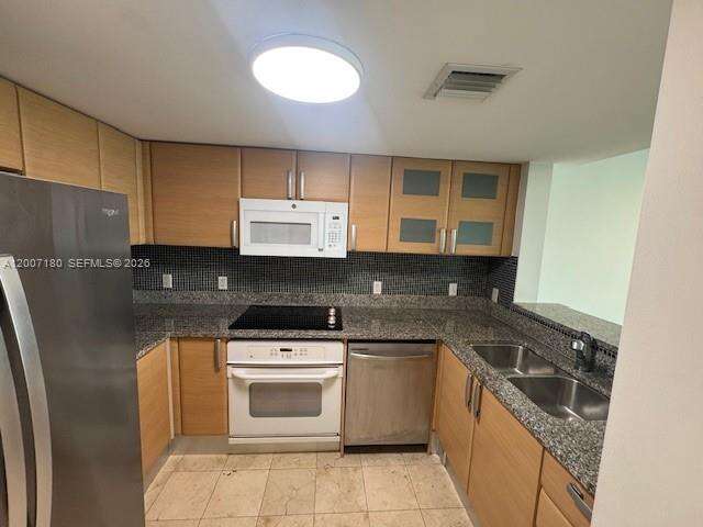 Skyline On Brickell at 2101 Brickell Ave, Miami, FL 33129 - For Rent photo 20
