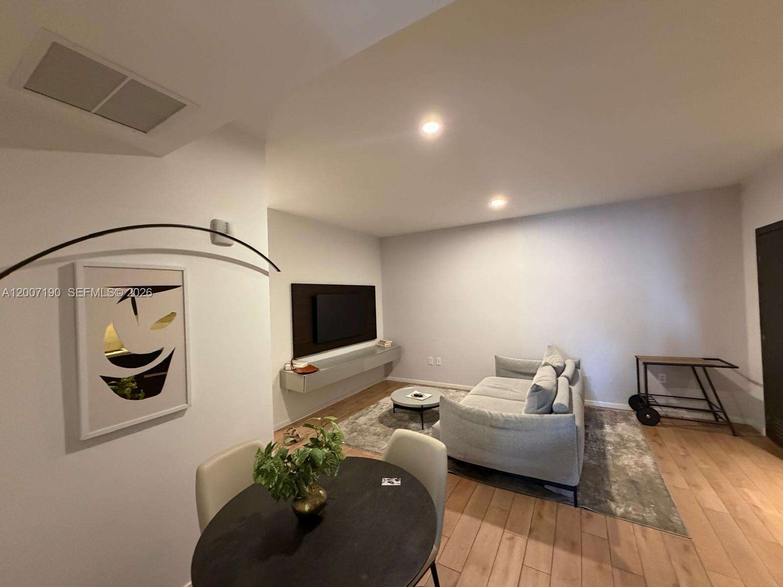 The Elser at 398 5 St, Miami, FL 33132 - For Rent photo 2
