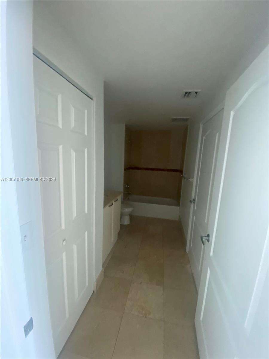 Skyline On Brickell at 2101 Brickell Ave, Miami, FL 33129 - For Rent photo 11