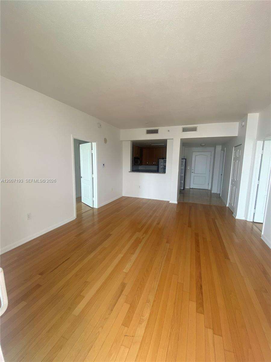Skyline On Brickell at 2101 Brickell Ave, Miami, FL 33129 - For Rent photo 4