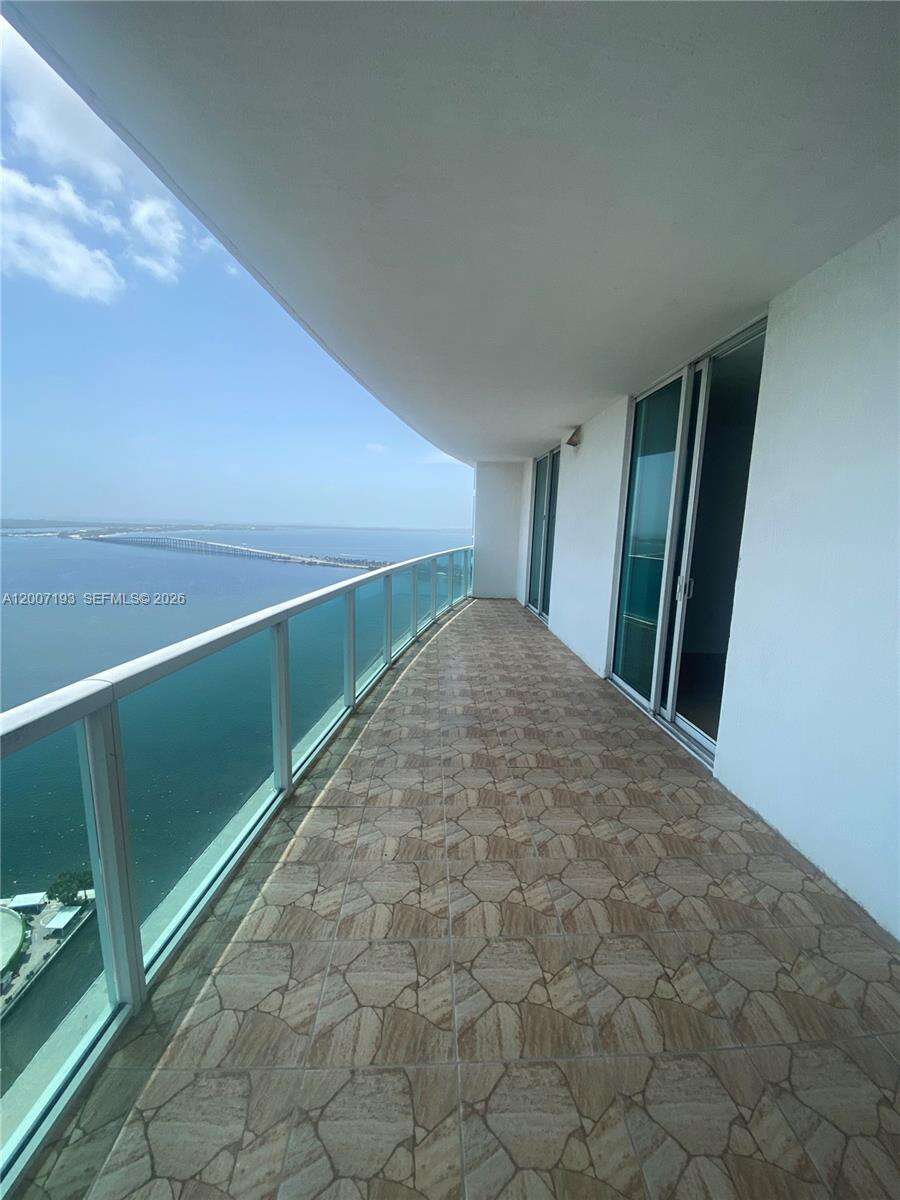 Skyline On Brickell at 2101 Brickell Ave, Miami, FL 33129 - For Rent photo 7