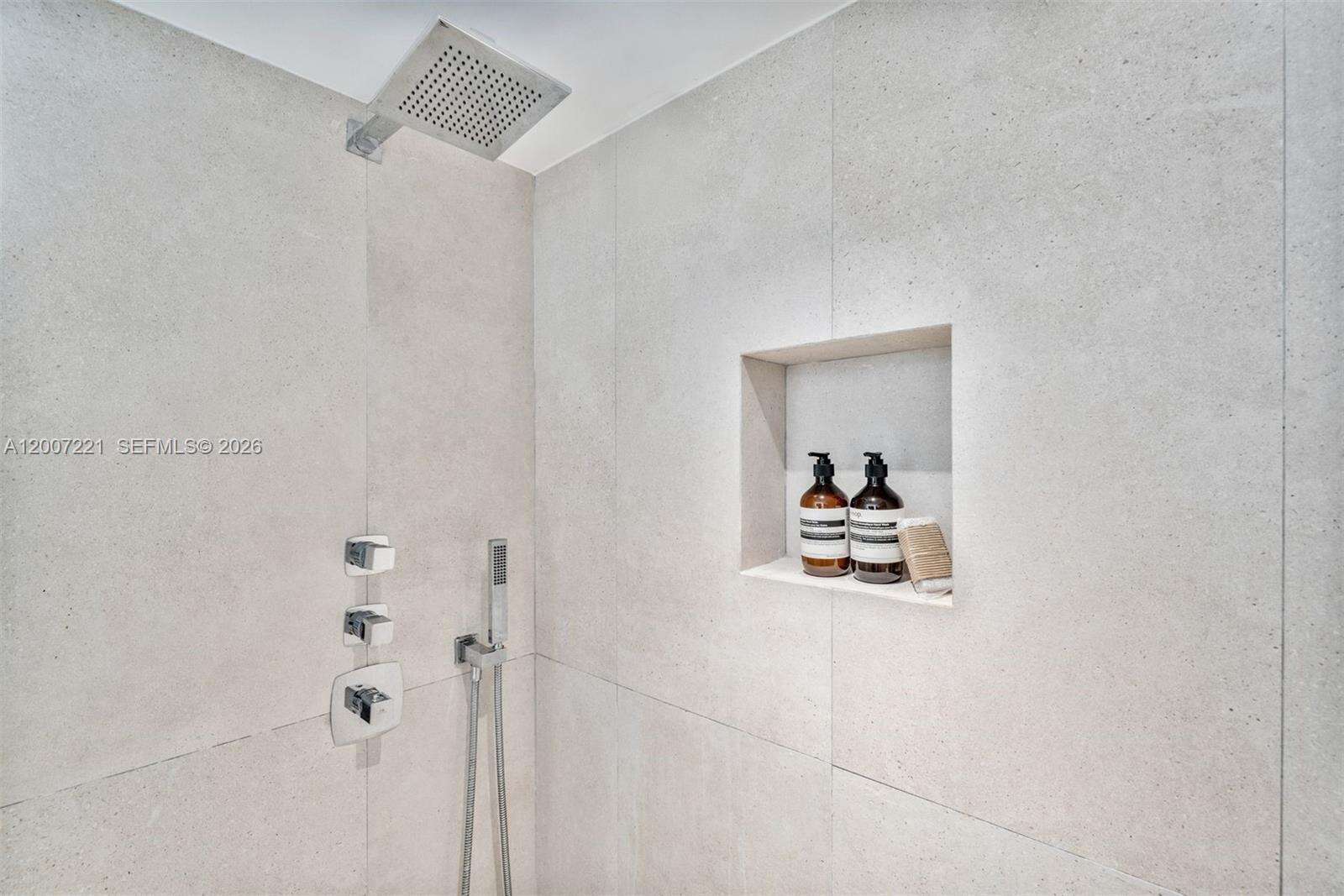 Roney Palace at 2301 Collins Ave, Miami Beach, FL 33139 - For Rent photo 15